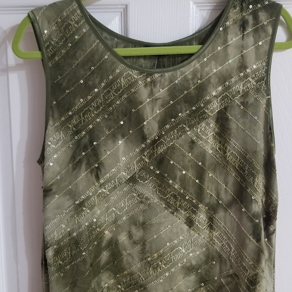 Gorgeous Sequined Sleeveless Dress - Picture 6 of 8